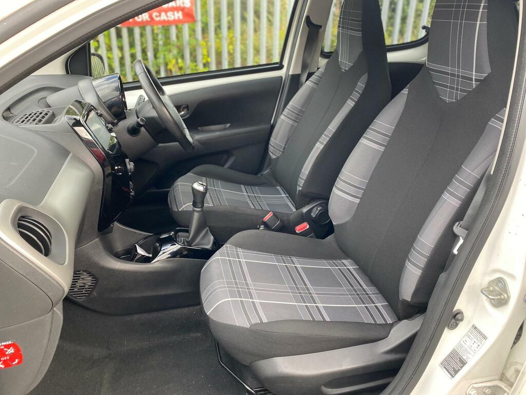 Peugeot 108 1.0 Active Red #16