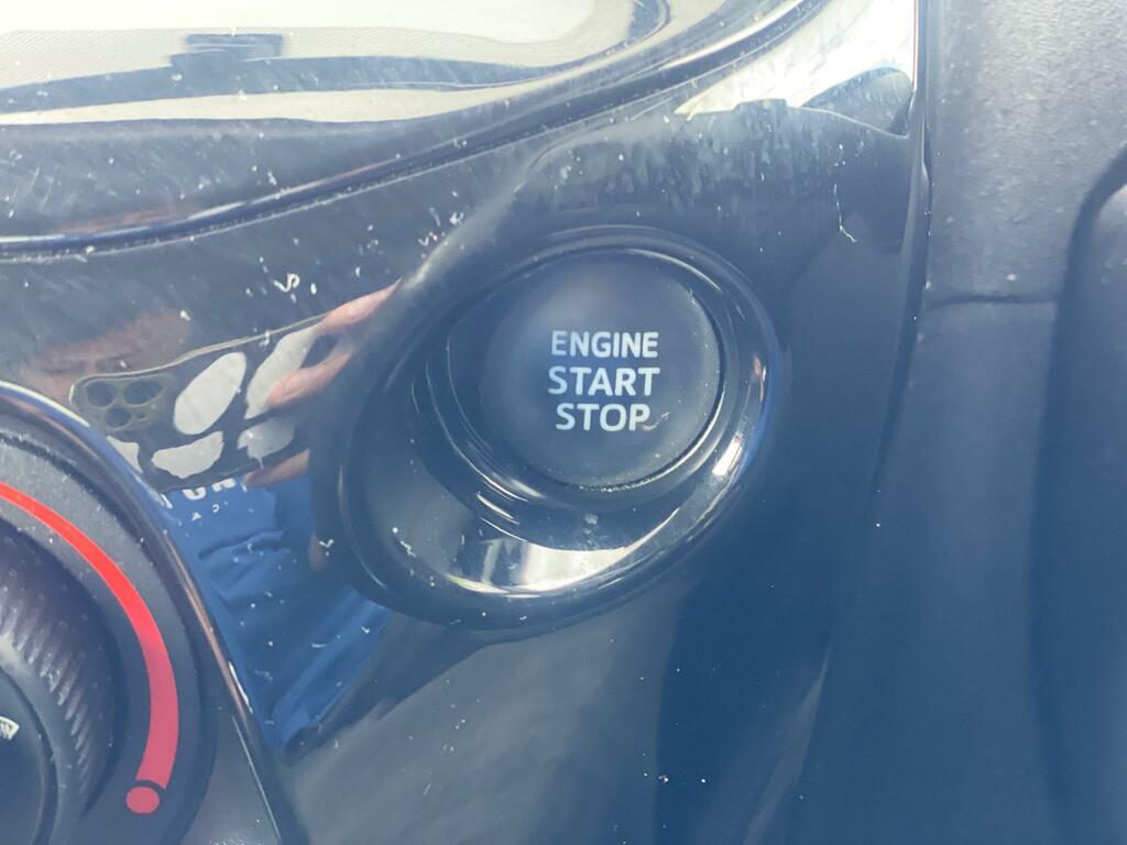 Peugeot 108 1.0 Active Red #19