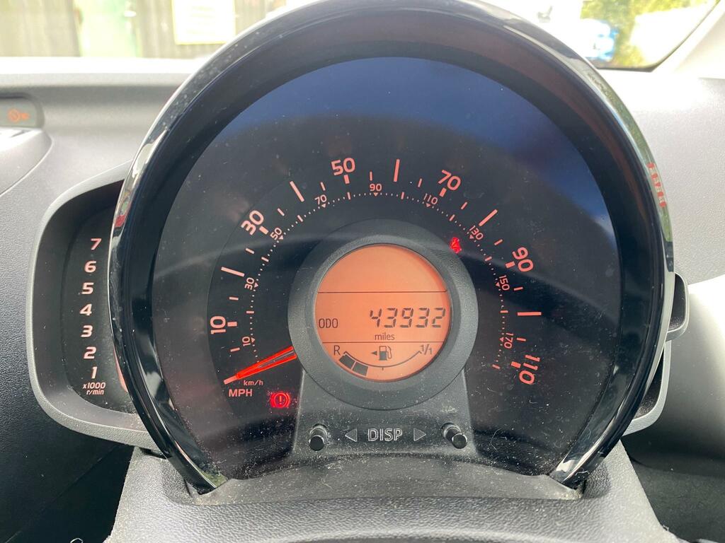 Peugeot 108 1.0 Active Red #22