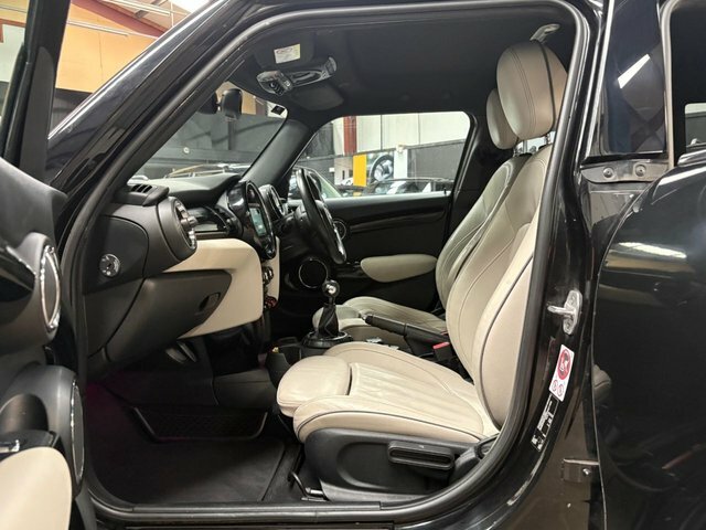Mini Hatch 2017 1.5 Cooper Hatchback Euro 6 Green #18