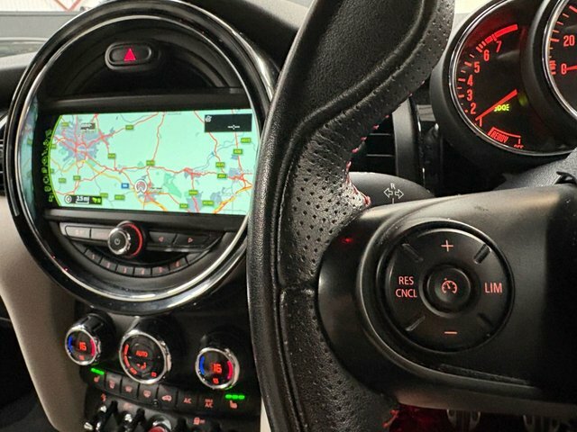 Mini Hatch 2017 1.5 Cooper Hatchback Euro 6 Green #14