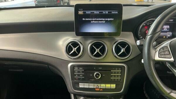 Mercedes-Benz GLA Class Gla 200 Amg Line D Red #10