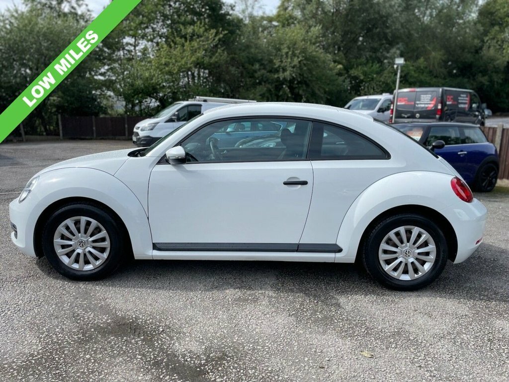 Volkswagen Beetle Hatchback White #5