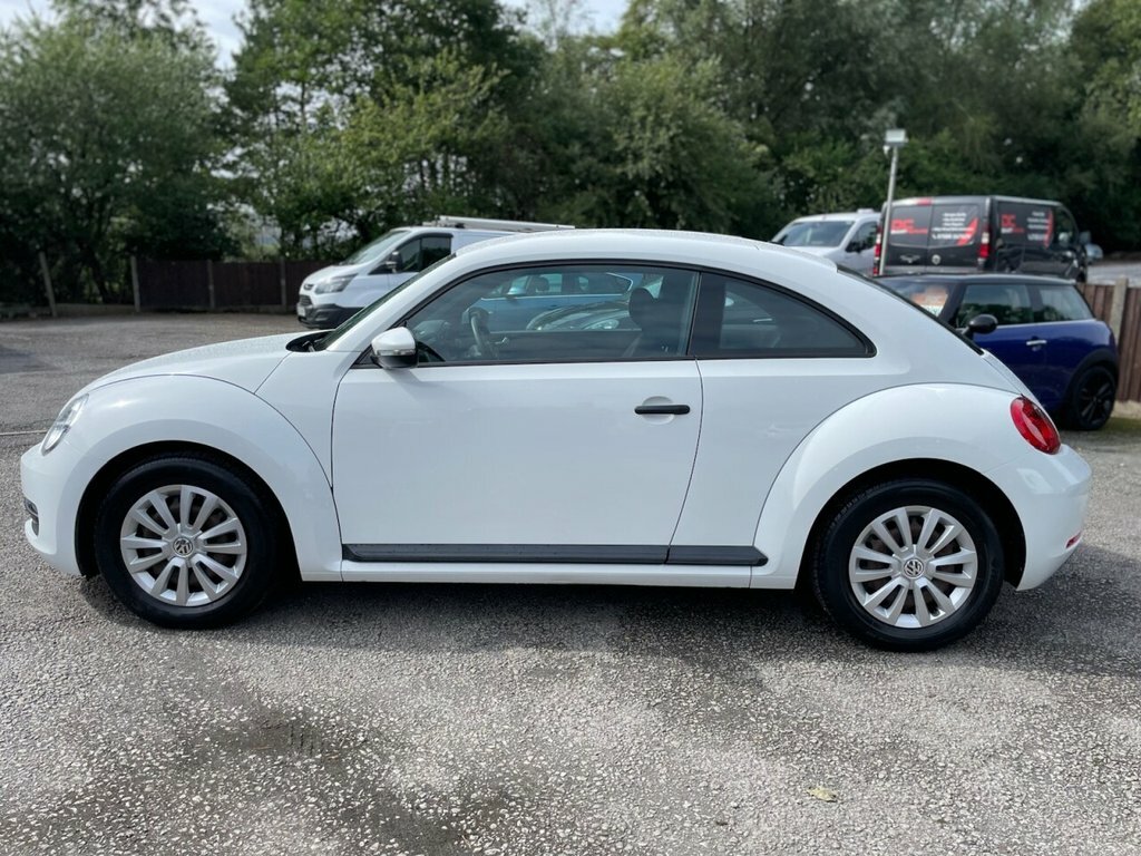 Volkswagen Beetle Hatchback White #5