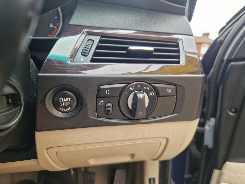 BMW 5 Series Se Blue #10