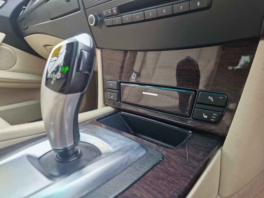 BMW 5 Series Se Blue #16