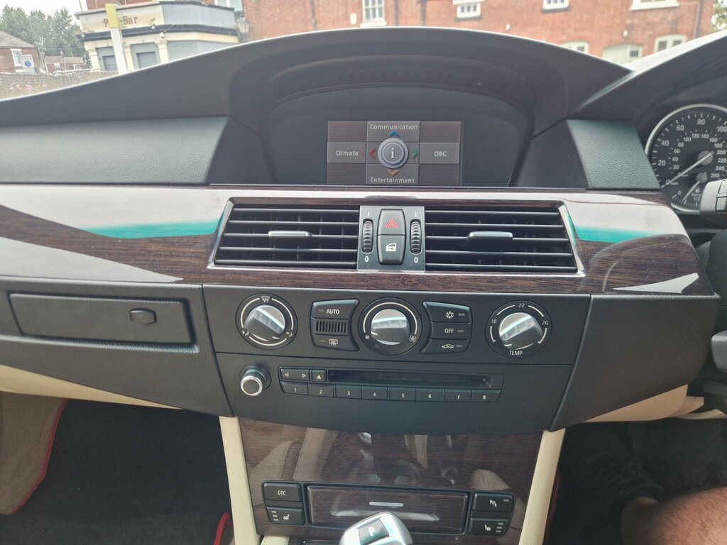 BMW 5 Series Se Blue #14
