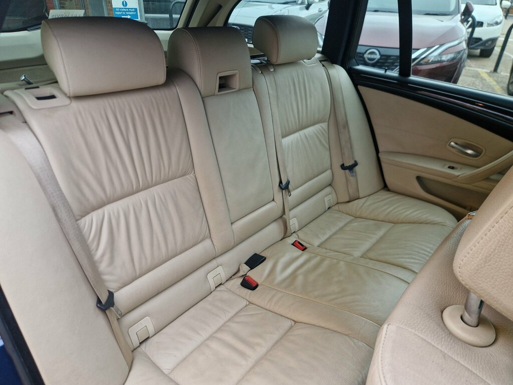 BMW 5 Series Se Blue #8