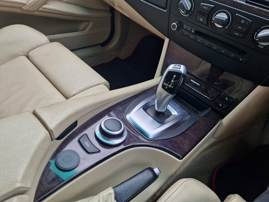 BMW 5 Series Se Blue #12