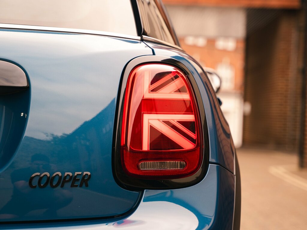Mini Hatch 1.5 Cooper Sport Hatchback 136 Red #44
