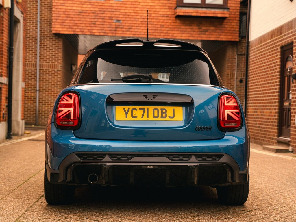 Mini Hatch 1.5 Cooper Sport Hatchback 136 Red #6