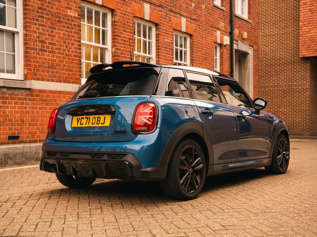 Mini Hatch 1.5 Cooper Sport Hatchback 136 Red #7