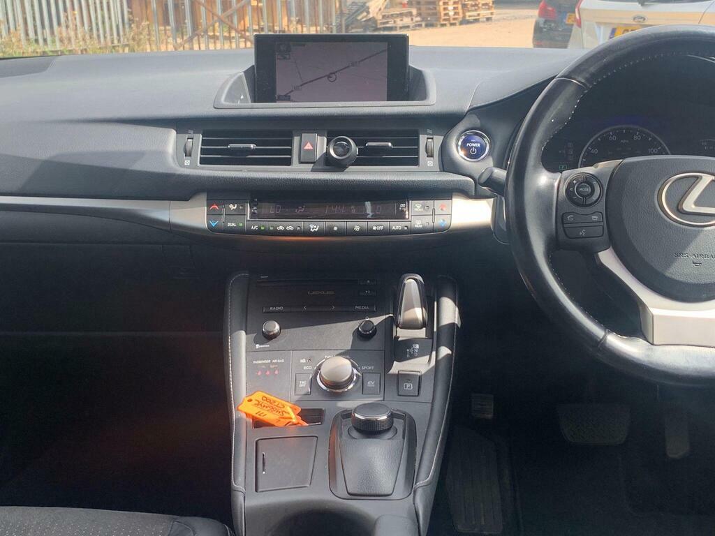 Lexus CT 200H Advance Red #12