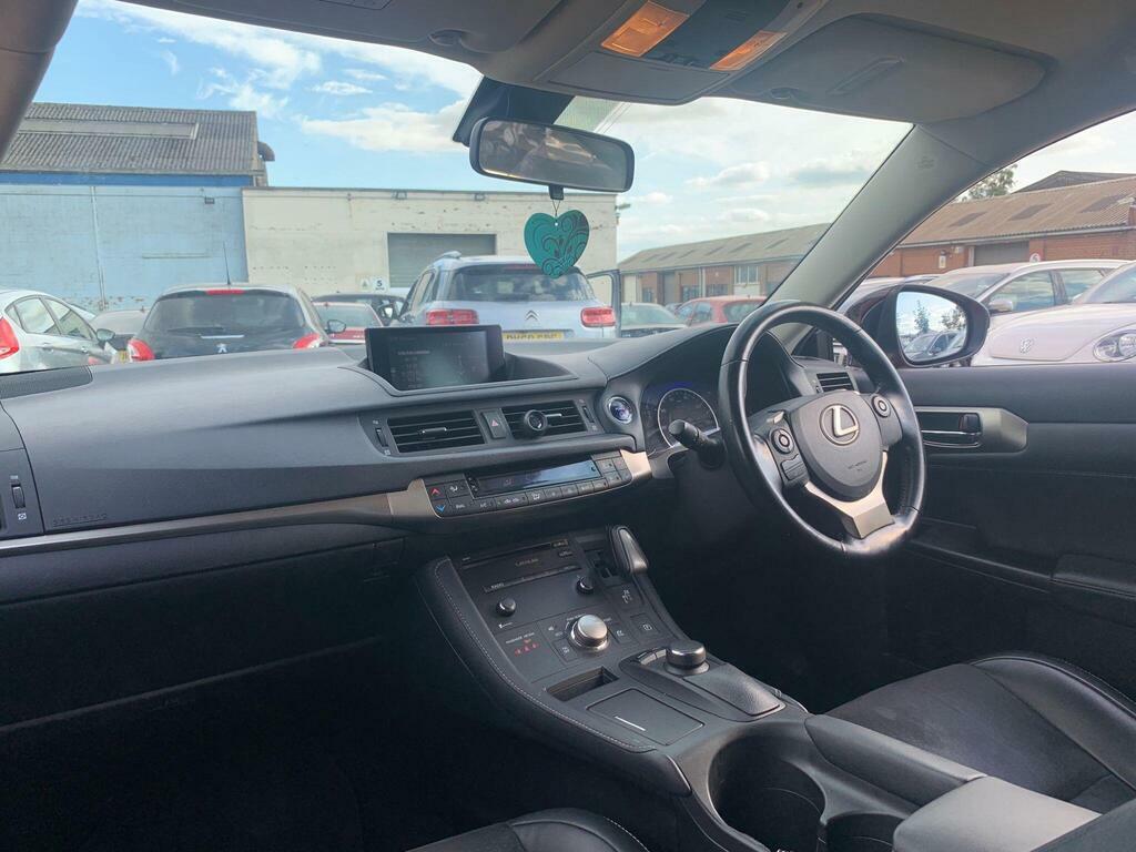 Lexus CT 200H Advance Red #13