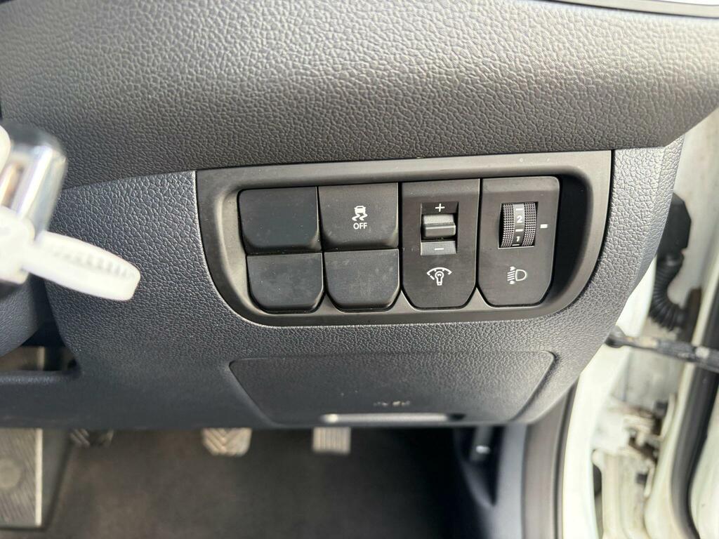 Kia RIO 1.4 Ecodynamics 2 Euro 6 Ss 3... White #28