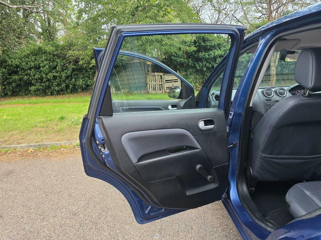 Ford Fiesta Zetec Climate 16V Blue #53