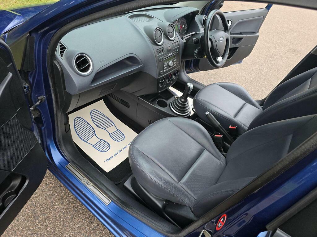 Ford Fiesta Zetec Climate 16V Blue #39