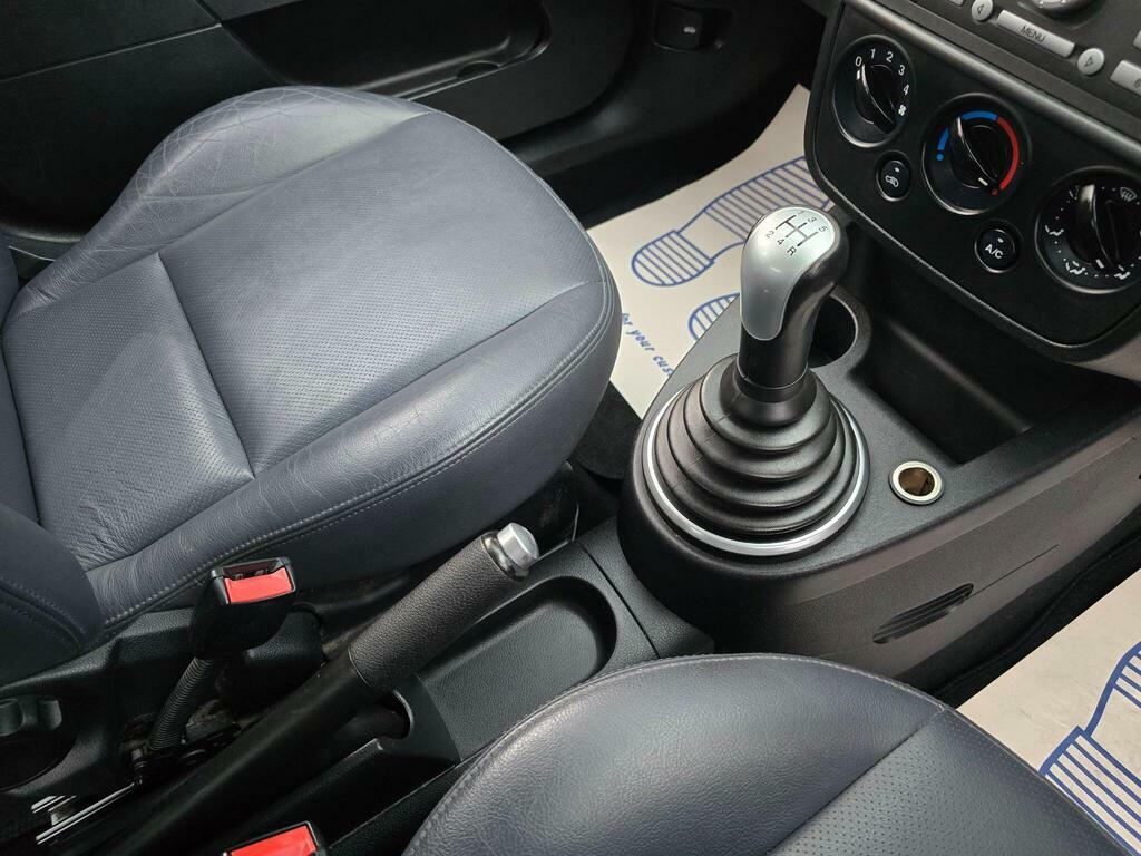 Ford Fiesta Zetec Climate 16V Blue #86