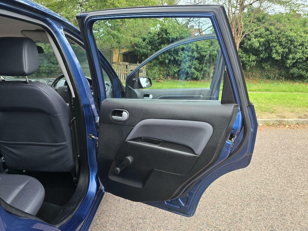 Ford Fiesta Zetec Climate 16V Blue #52