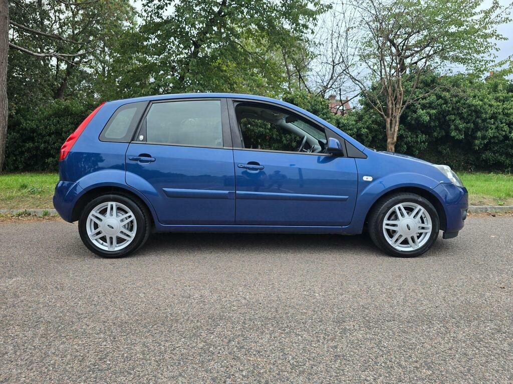 Ford Fiesta Zetec Climate 16V Blue #31