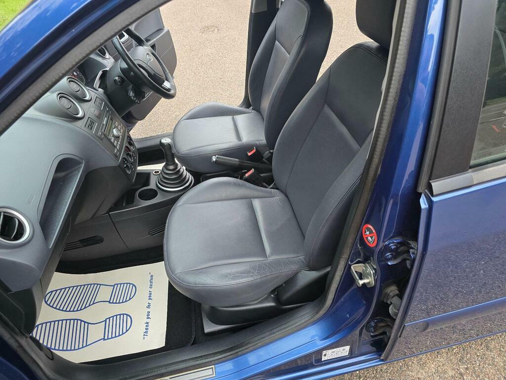 Ford Fiesta Zetec Climate 16V Blue #67