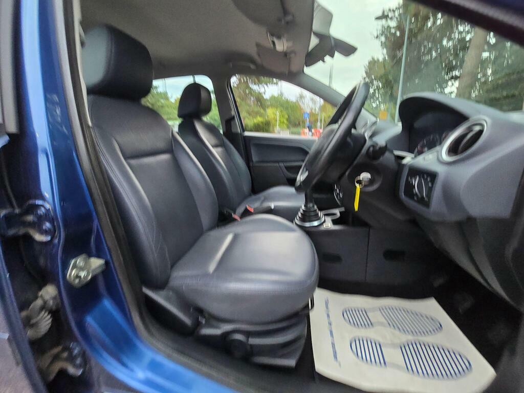 Ford Fiesta Zetec Climate 16V Blue #89