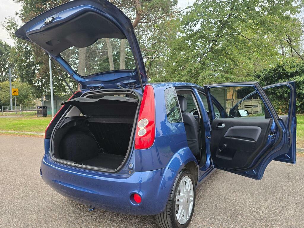 Ford Fiesta Zetec Climate 16V Blue #74