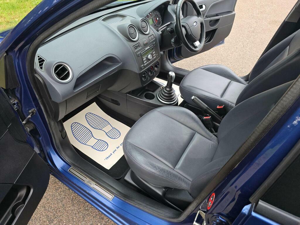 Ford Fiesta Zetec Climate 16V Blue #68