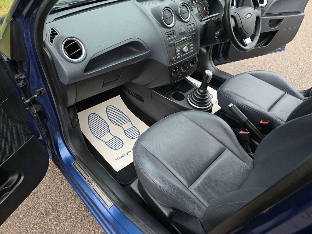 Ford Fiesta Zetec Climate 16V Blue #41