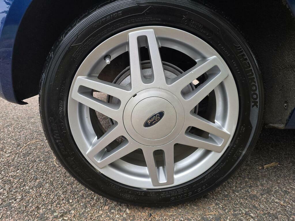 Ford Fiesta Zetec Climate 16V Blue #38