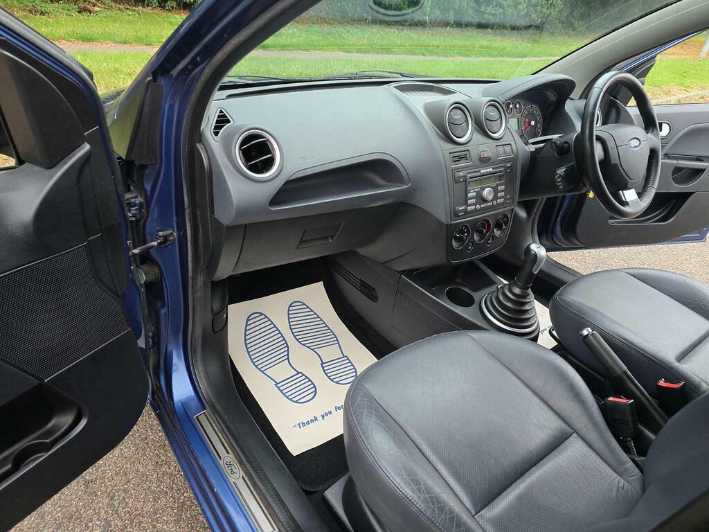 Ford Fiesta Zetec Climate 16V Blue #62