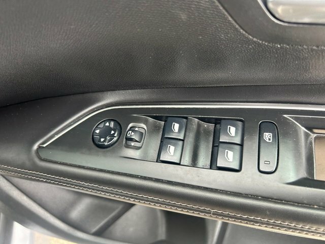 Peugeot 5008 Ss Active White #19