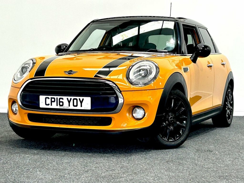 Mini Hatch 1.5L Cooper Orange