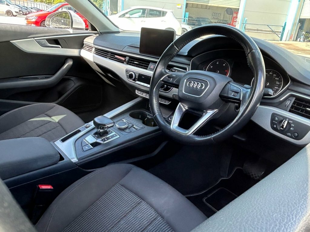 Audi A4 Saloon White #5