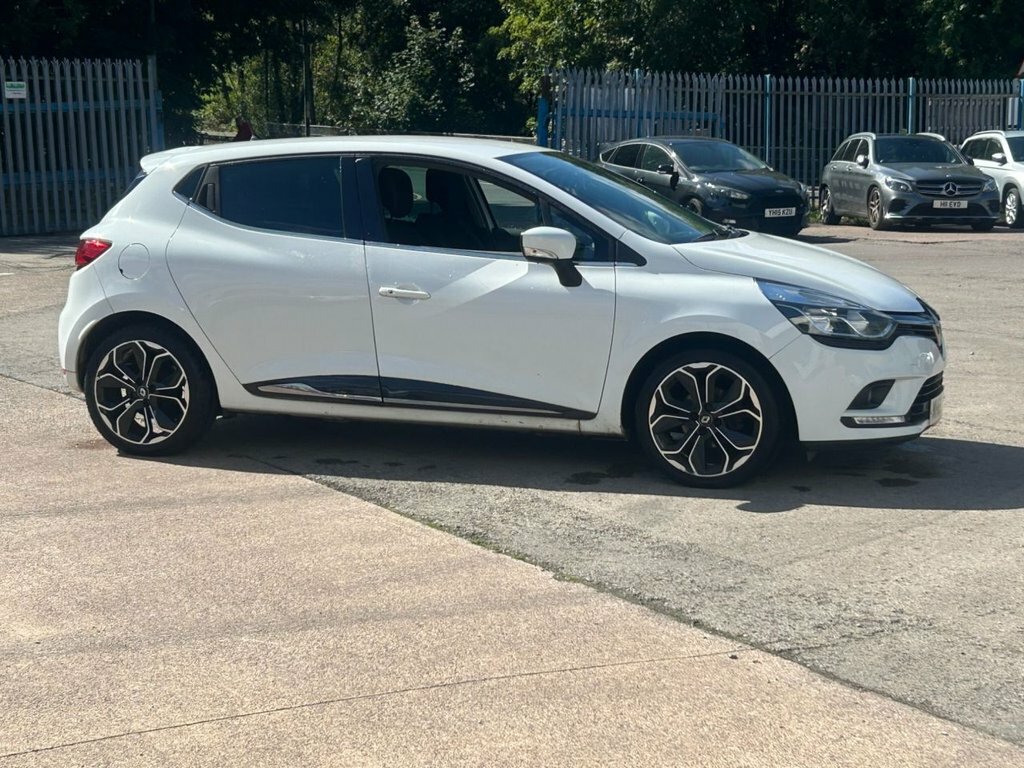 Renault Clio 0.9L Iconic White #4