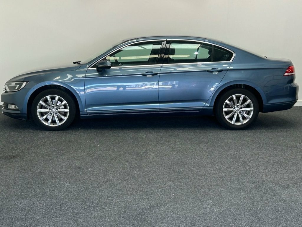 Volkswagen Passat Saloon Blue #3