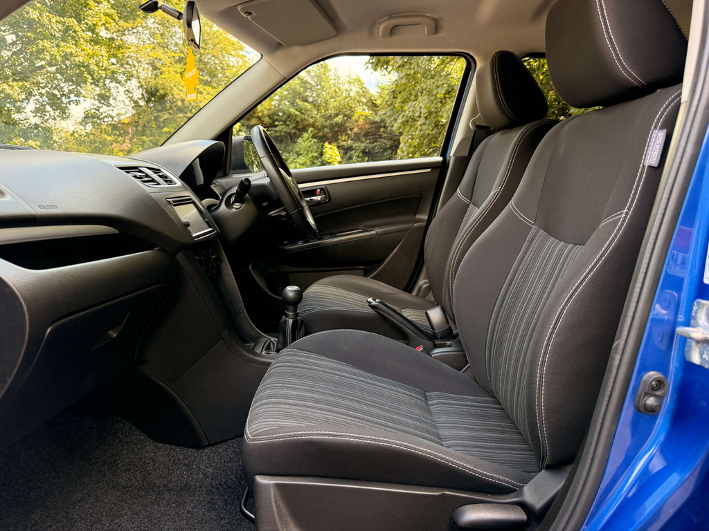 Suzuki Swift 1.2 Sz3 Silver #40