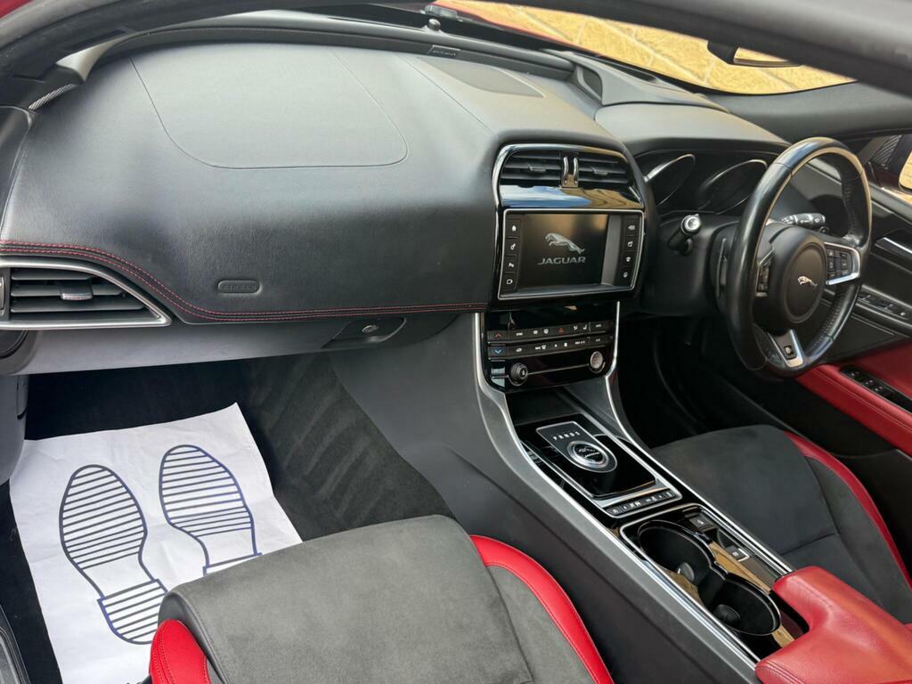Jaguar XE Xe Portfolio D Green #16