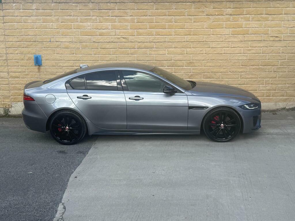 Jaguar XE Saloon Red #8