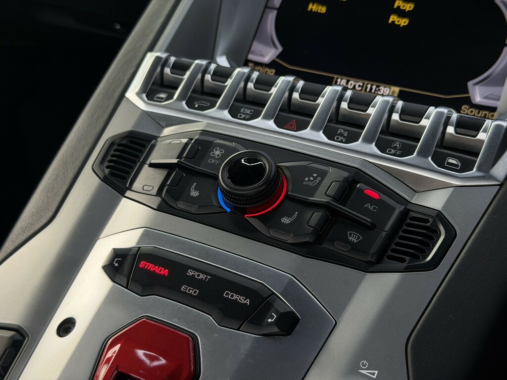 Lamborghini Aventador S  #64