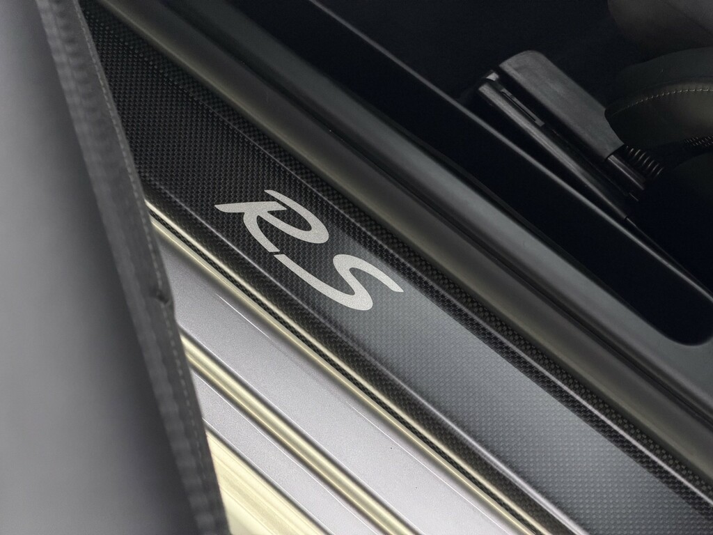 Porsche 911 Gt3 Rs Pdk Silver #61