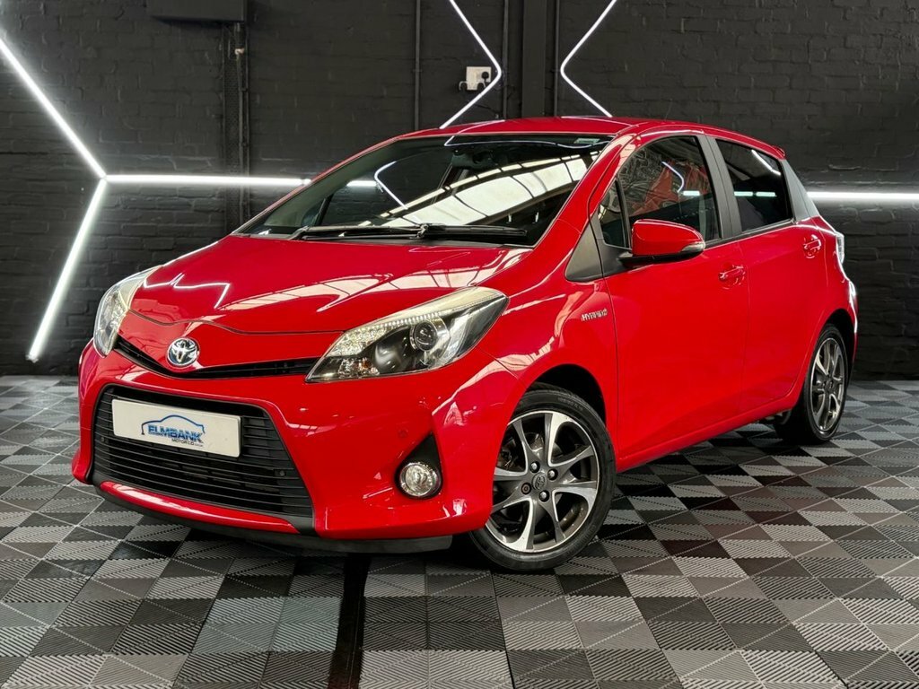 Toyota Yaris 1.5L Trend Red