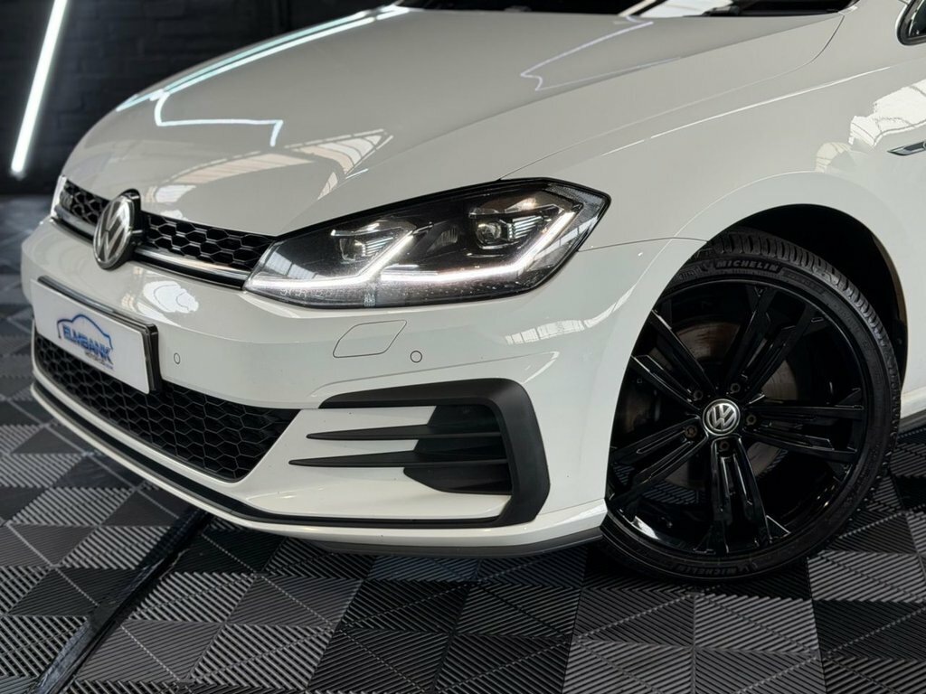 Volkswagen Golf 2L Gtd OW17CGY White #3