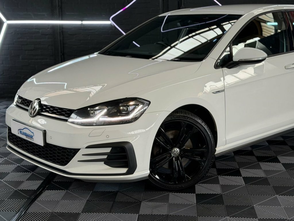 Volkswagen Golf 2L Gtd OW17CGY White #2