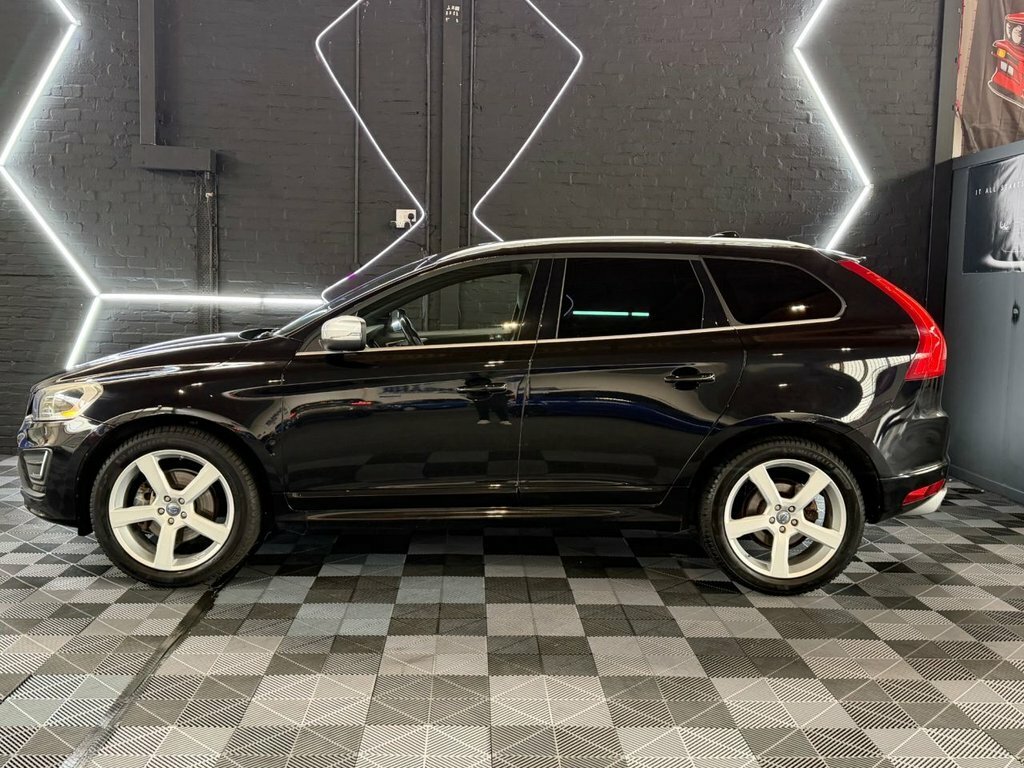 Volvo XC60 2.4L R-design Lux Nav Black #5