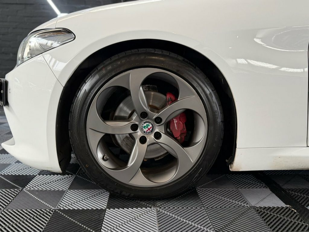 Alfa Romeo Giulia T Veloce Red #9