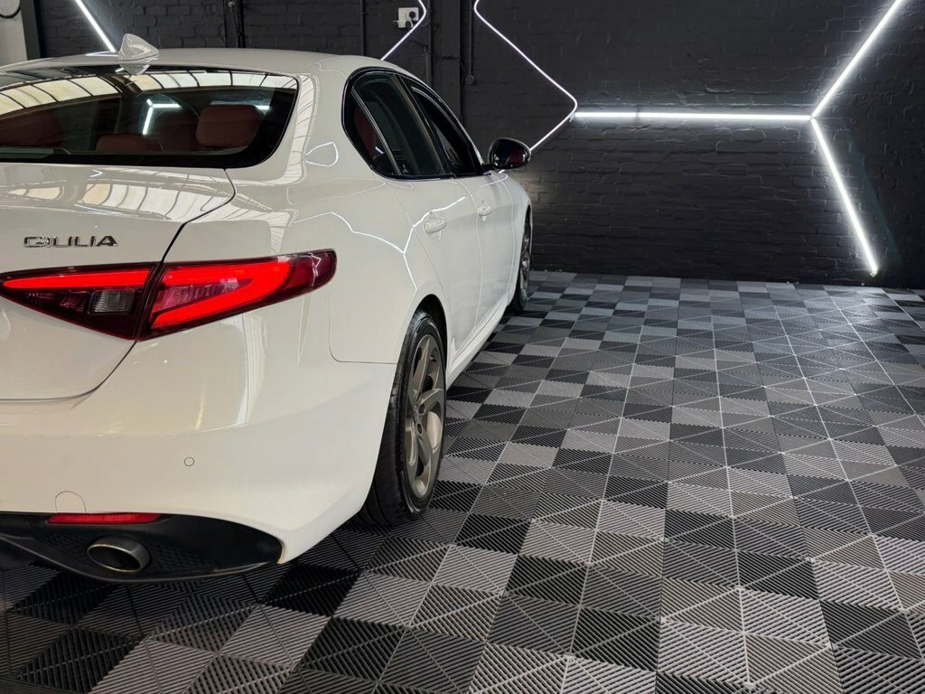 Alfa Romeo Giulia T Veloce Red #25