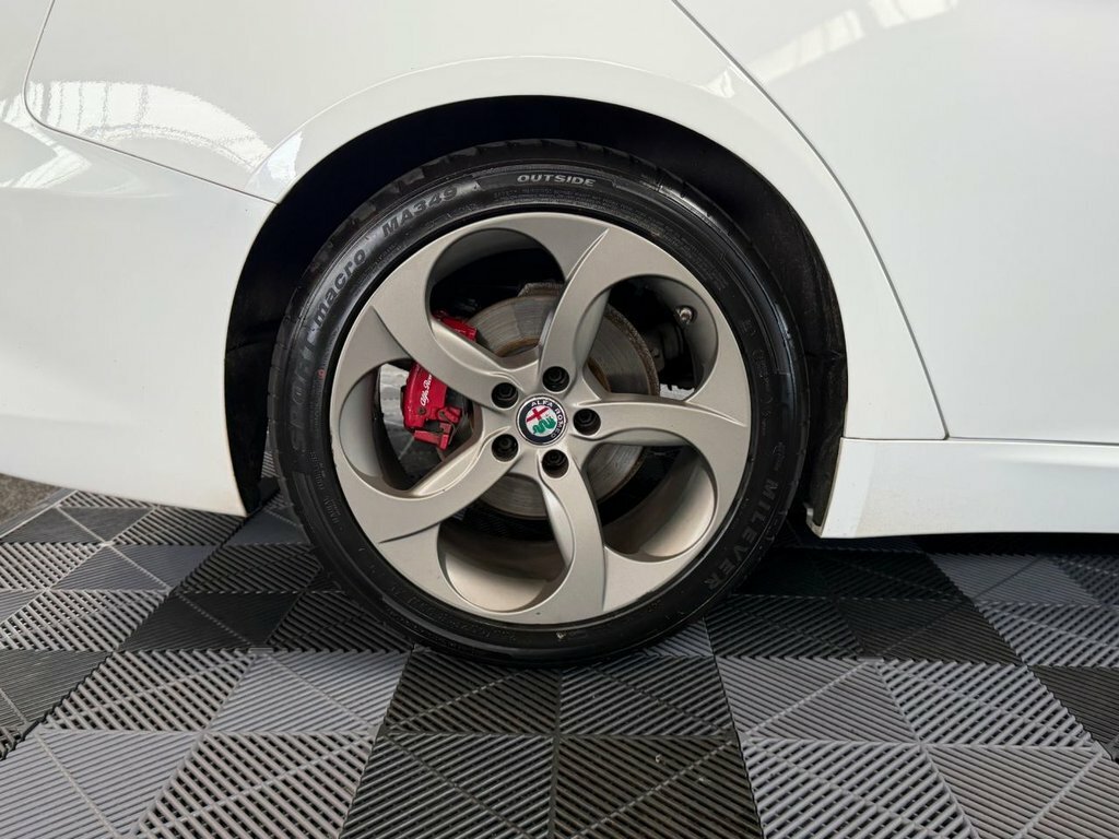 Alfa Romeo Giulia T Veloce Red #26