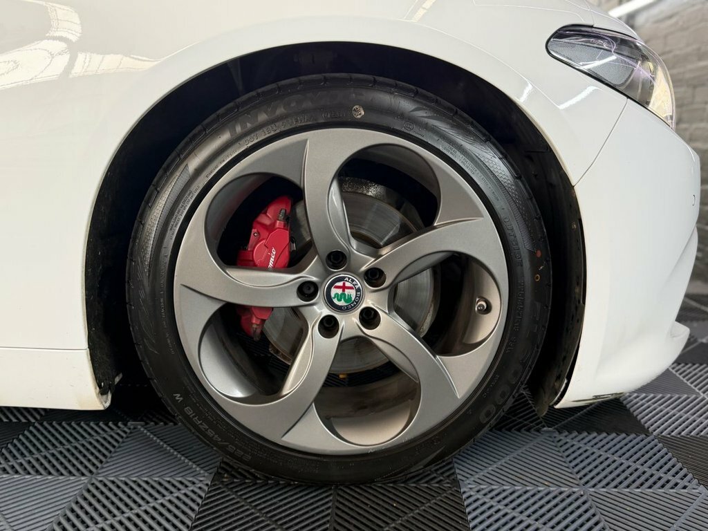 Alfa Romeo Giulia T Veloce Red #27