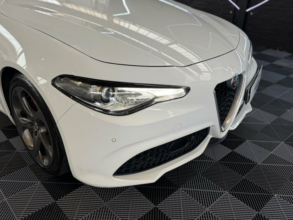 Alfa Romeo Giulia T Veloce Red #33